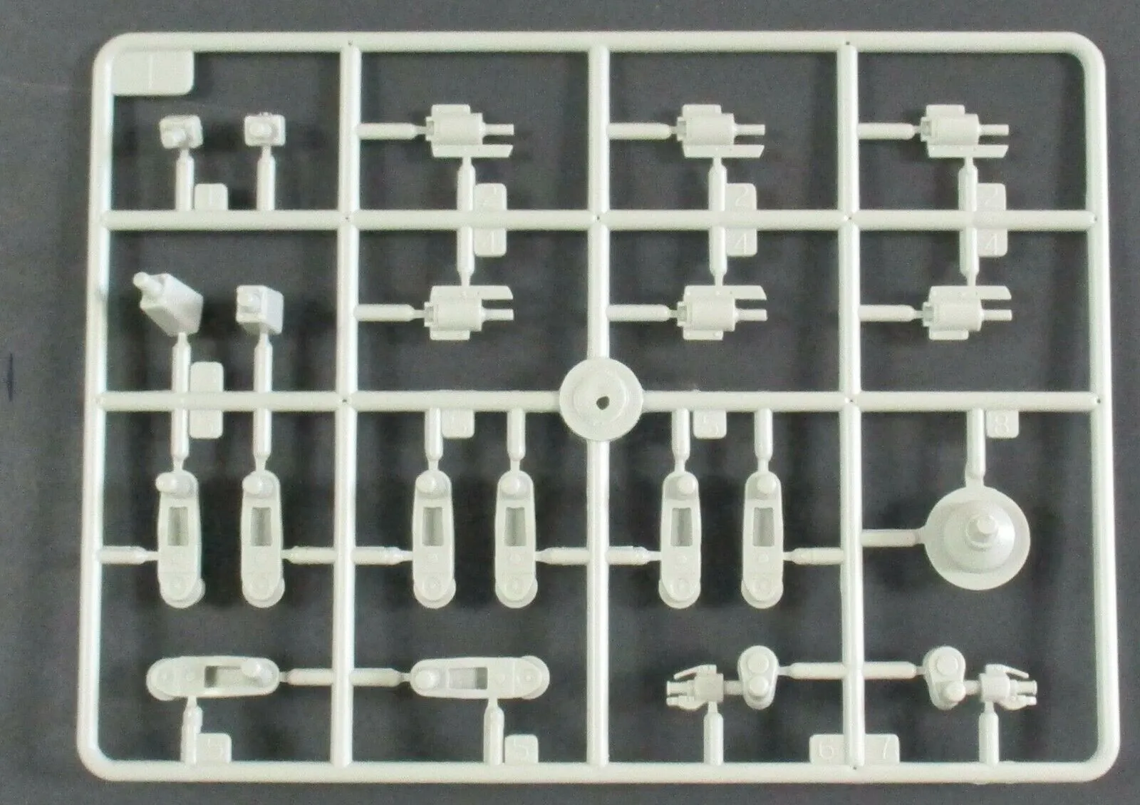 1/35 82402 HOBBY BOSS GERMAN LEOPARD 2 A5/A6 TANK
