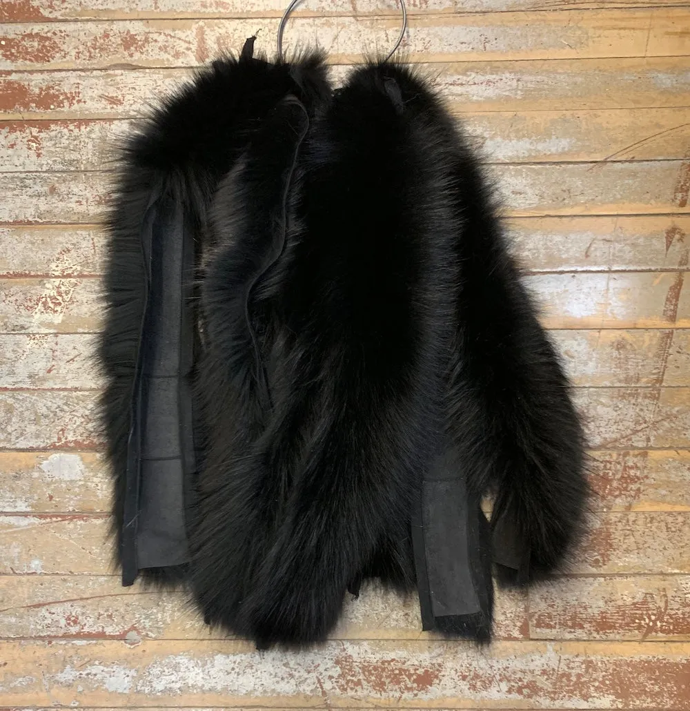 Dyed Blue Fox Hood Ruff - Quality #1-25-26in-black