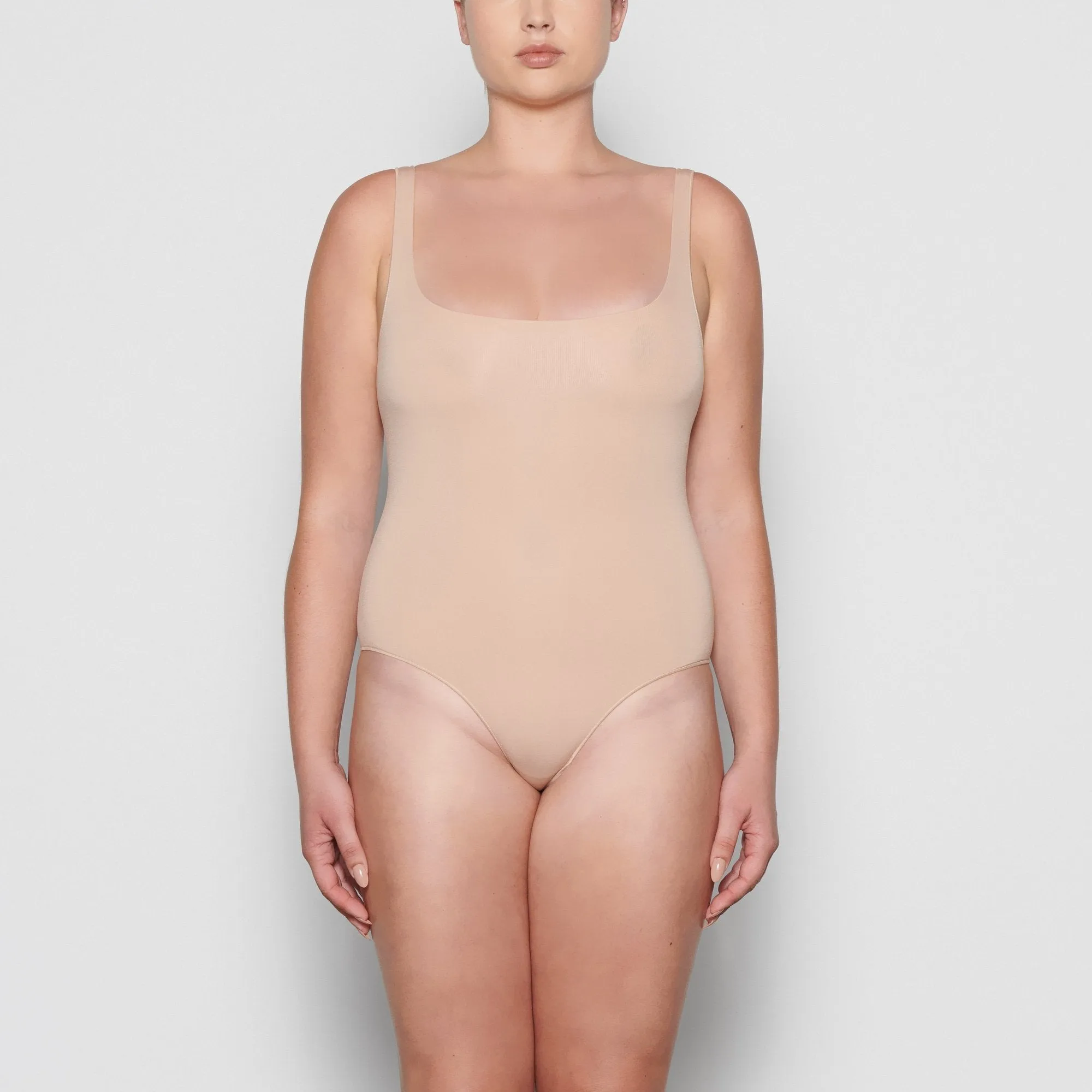 ESSENTIAL SCOOP NECK BODYSUIT | SANDSTONE