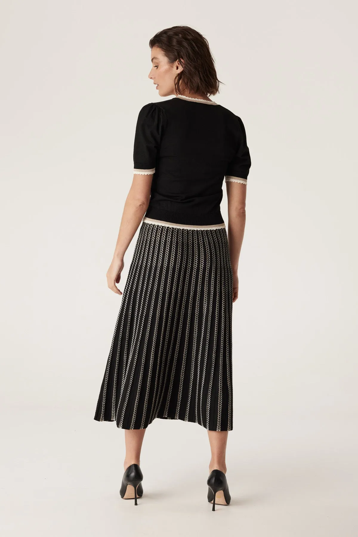 Joelle Scallop Knit Top - Black