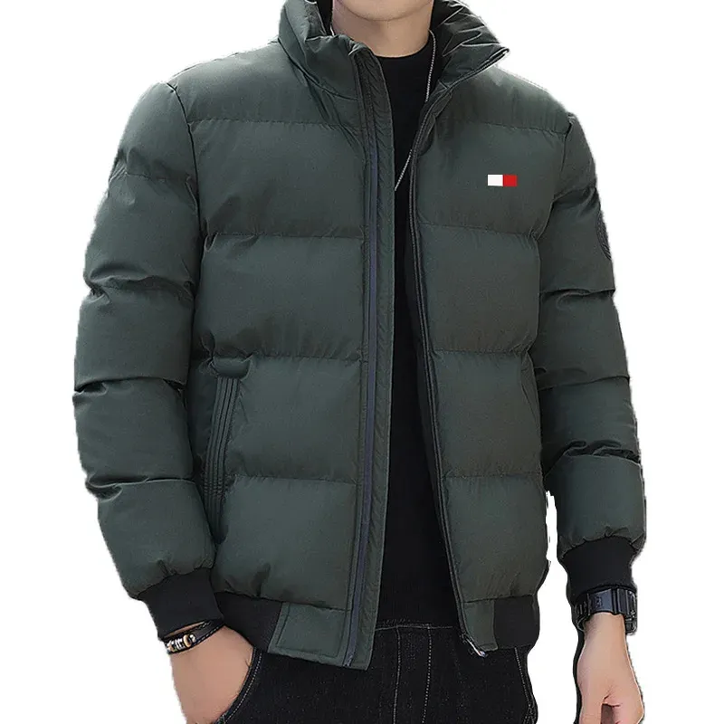 Men's puffer jacket with zip pockets and patch detail