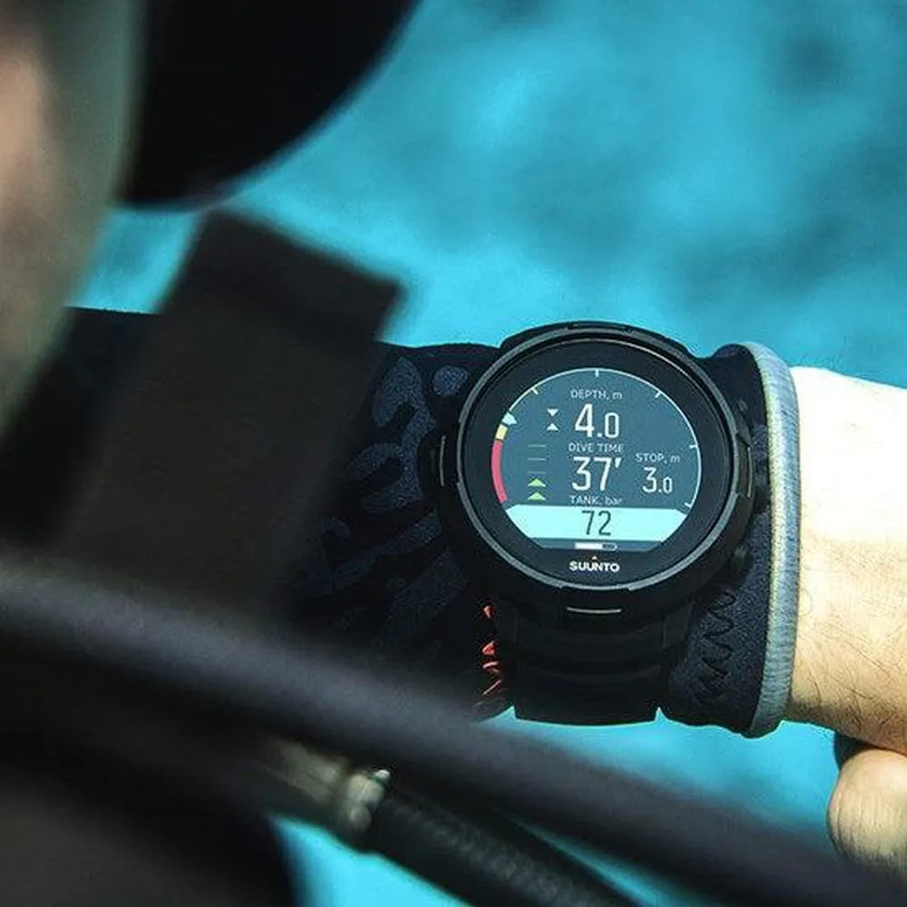 Open Box Suunto D5 Wrist Dive Computer with USB Cable & POD Package