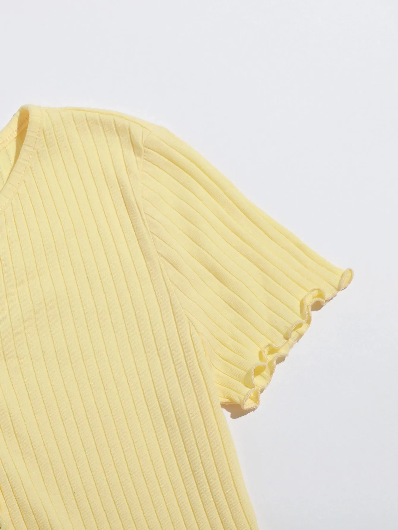Qutie Button Front Lettuce Trim Crop Top