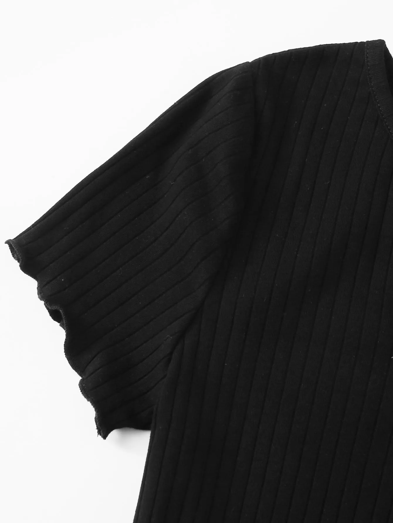 Qutie Button Front Lettuce Trim Crop Top