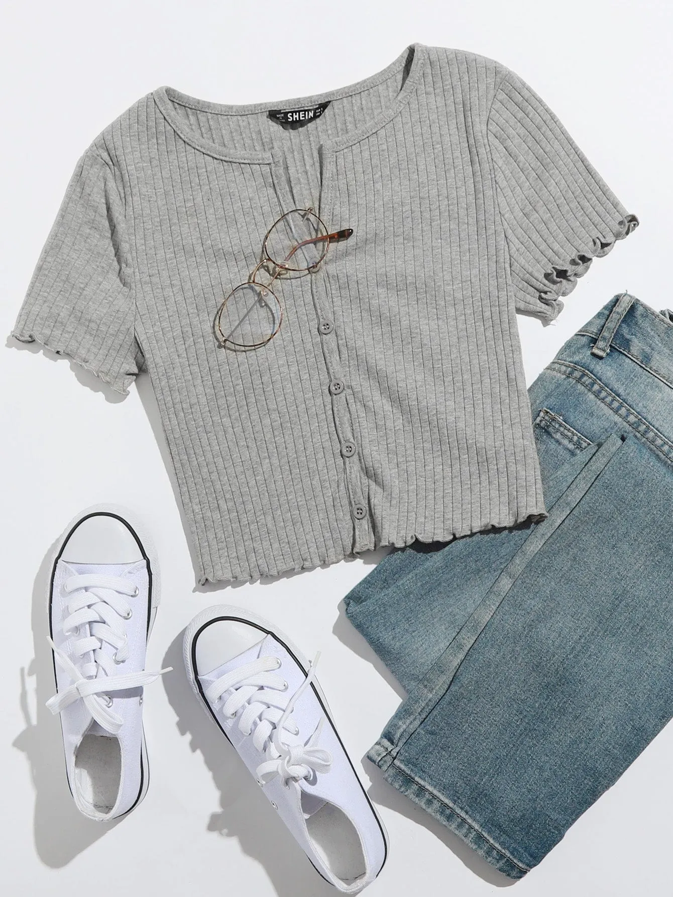 Qutie Button Front Lettuce Trim Crop Top