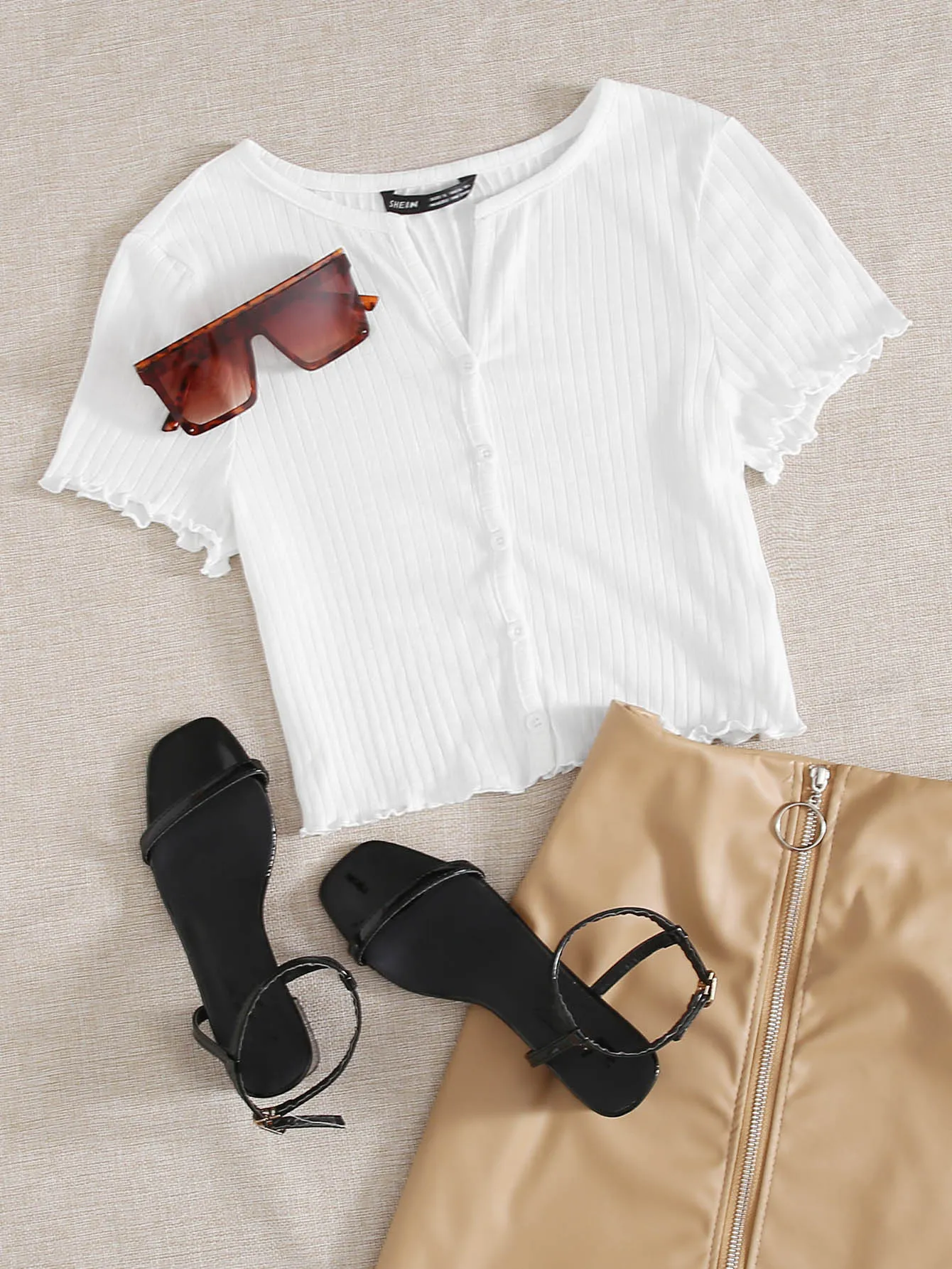 Qutie Button Front Lettuce Trim Crop Top