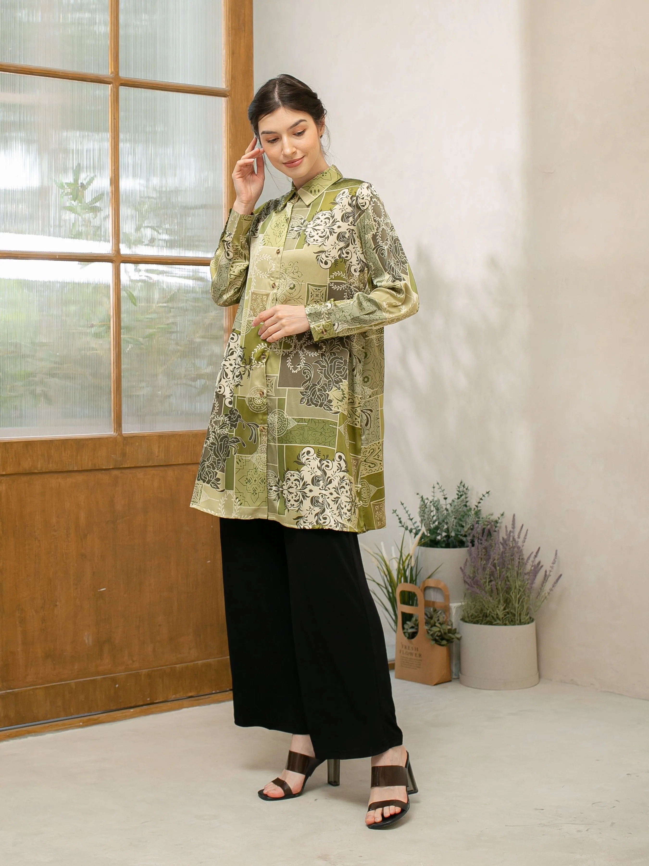 Soera Satin Tunic Kemeja - Green