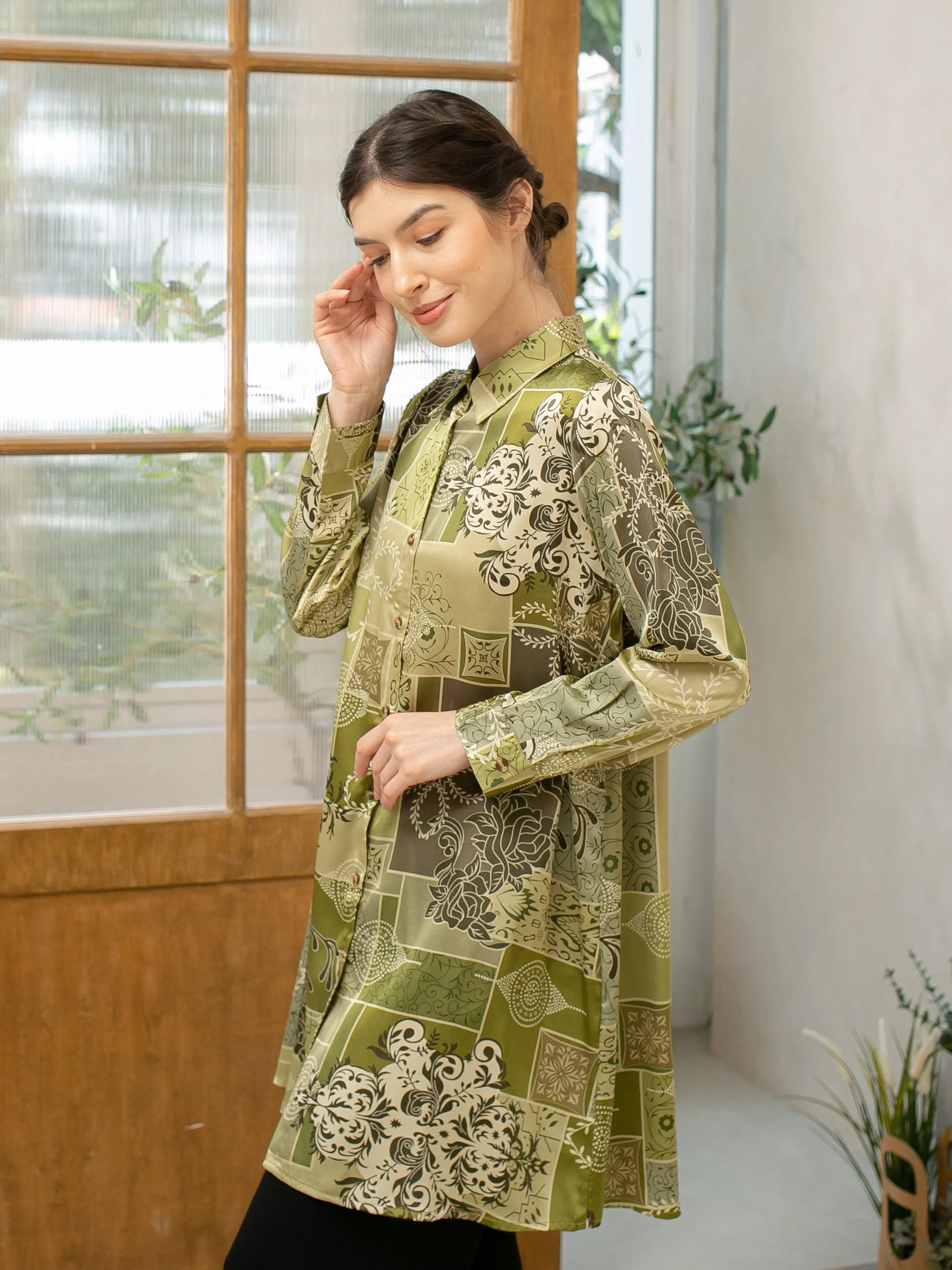Soera Satin Tunic Kemeja - Green