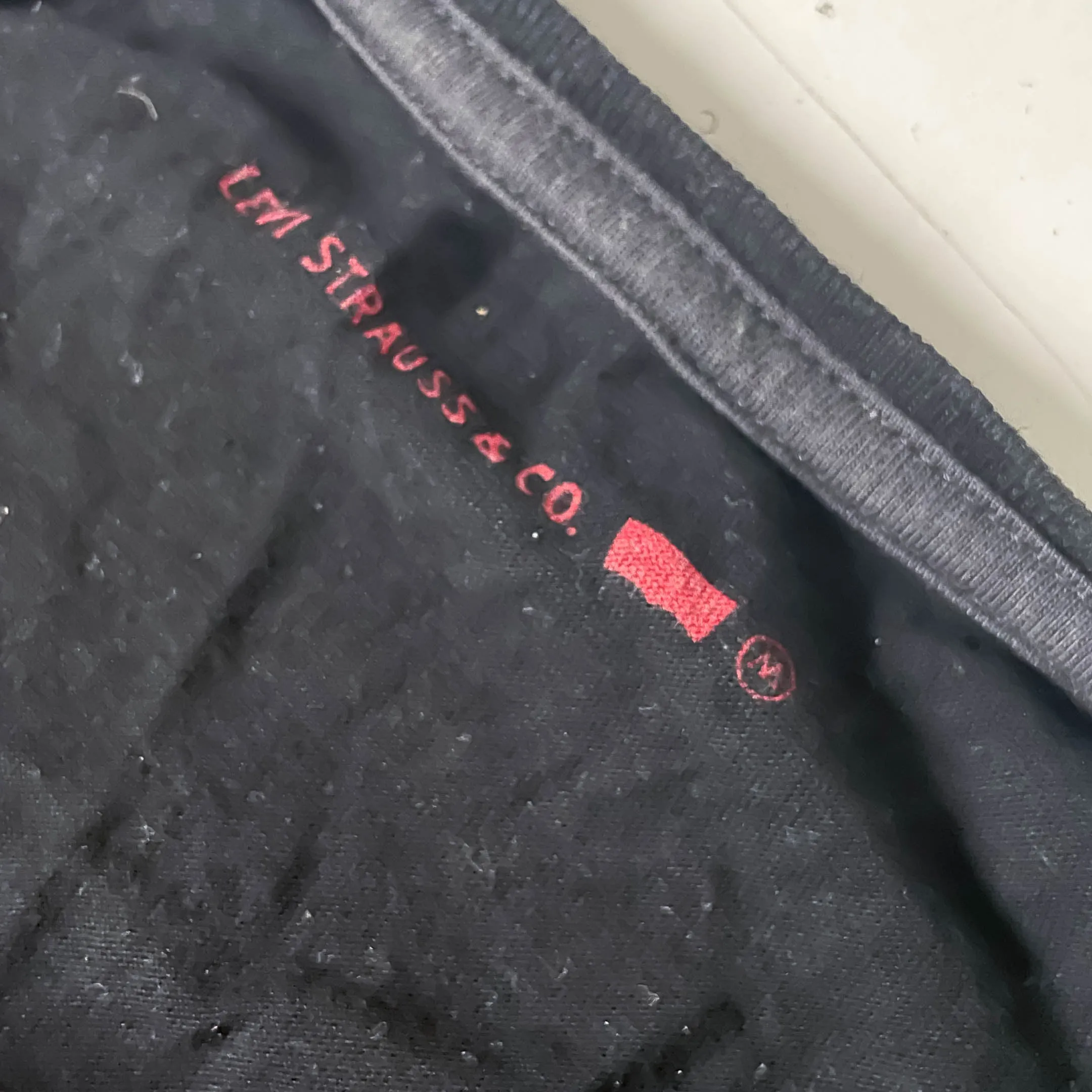 vintage Black Levi's big logo mens medium tshirt