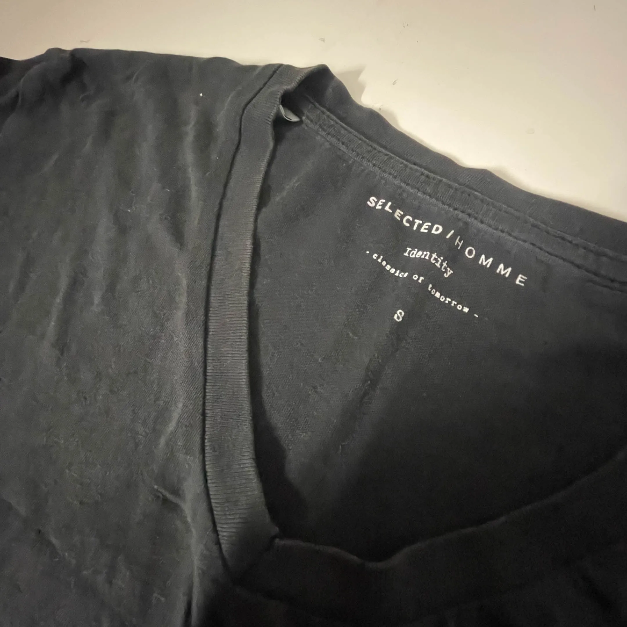 Vintage Black Selected Hommes V-neck small plain tees
