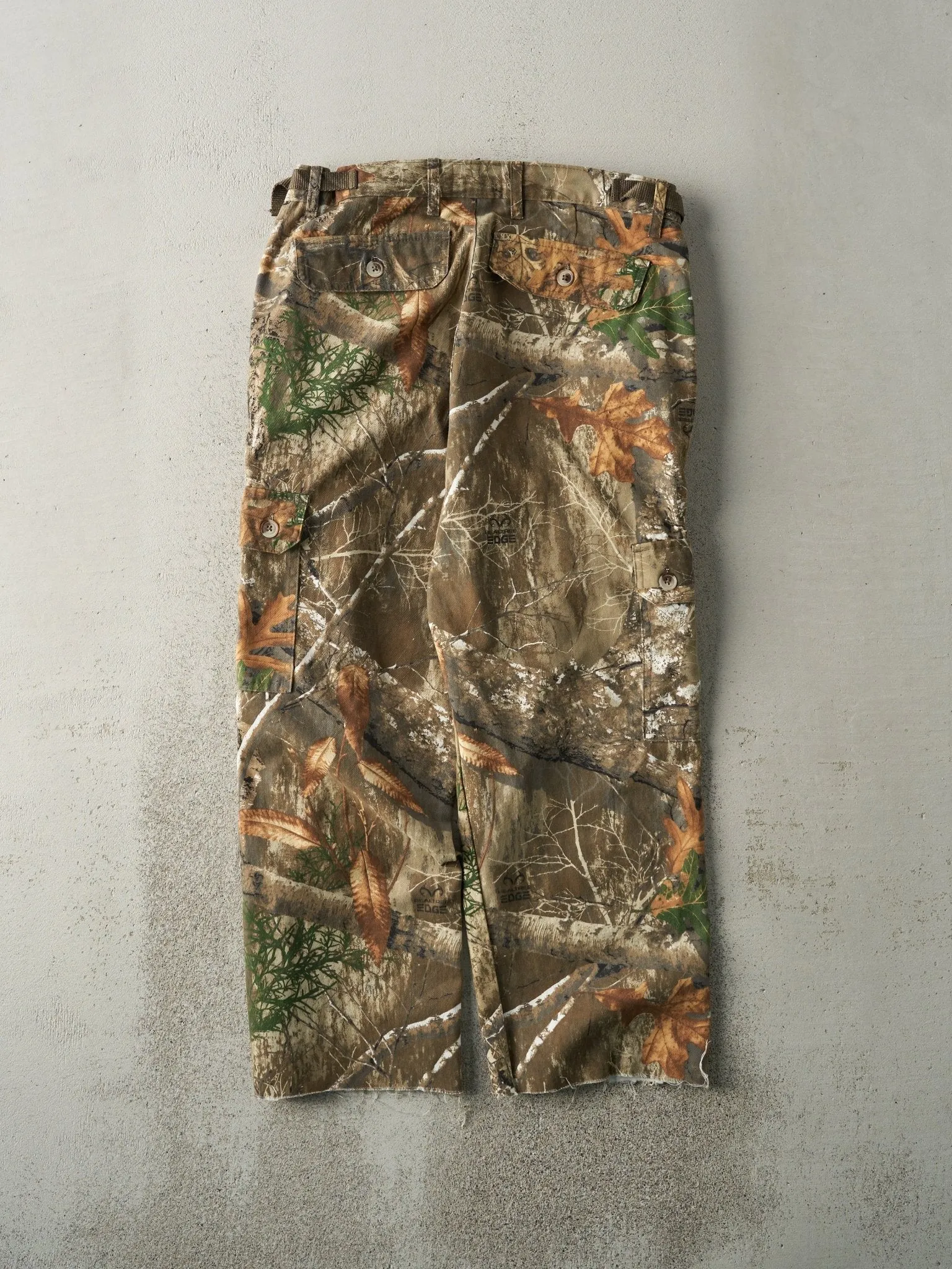 Vintage Y2K Realtree Camo Cargo Pants (33x25)